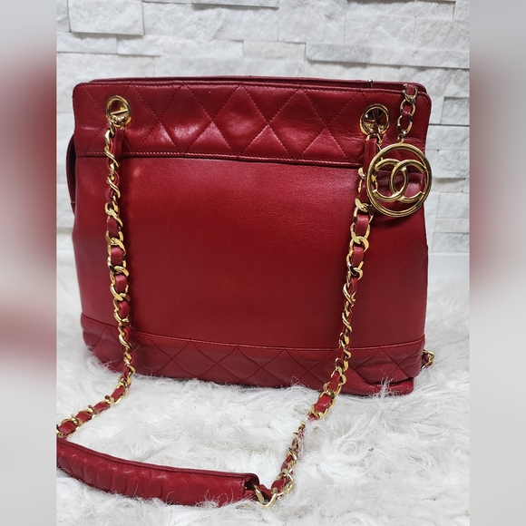 ✨ Chanel Vintage Red Leather Shoulder Bag – Rare Model ✨ - Picture 4 of 16